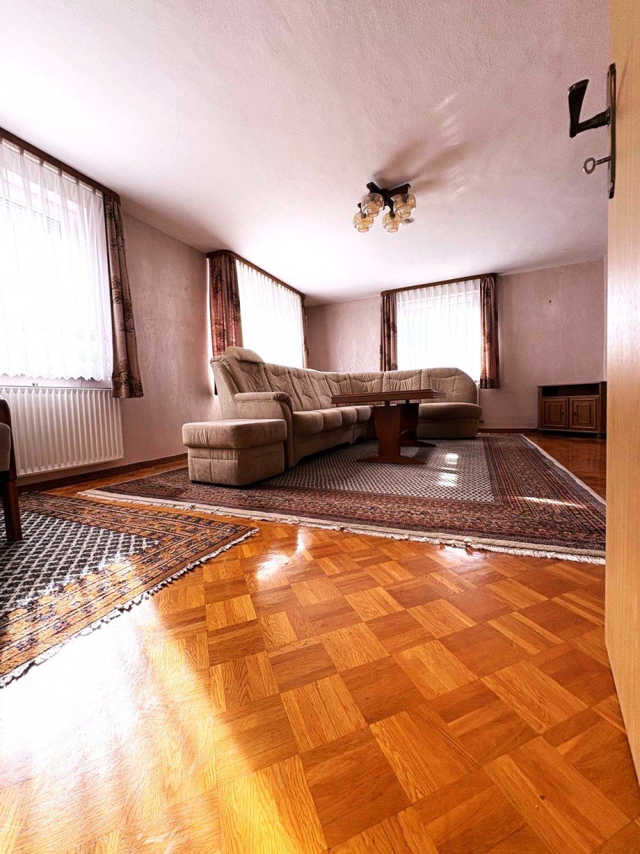 Wohnzimmer mit Parkett Bauernhaus Rudersberg