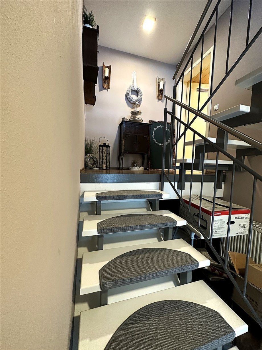 Reizvolle Splitt-Level-Bauweise! Doppelhaush�lfte Schorndorf , W�rtt
