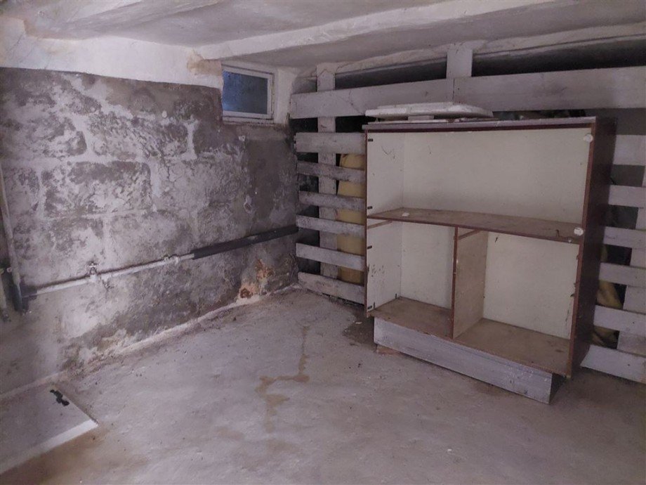 Haus-Raumh�he ca. 1,80m Grundst�ck Schorndorf