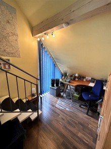 Besonderheit, DG-Zimmer mit Galerie! Schickes Haus in sonniger Wohnlage! Inkl. Einbauk�che, Garage u. Sauna!