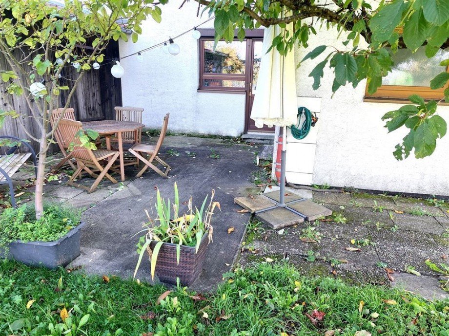 Gem�tliche Gartenterrasse Westseite Bauernhaus Schorndorf , W�rtt