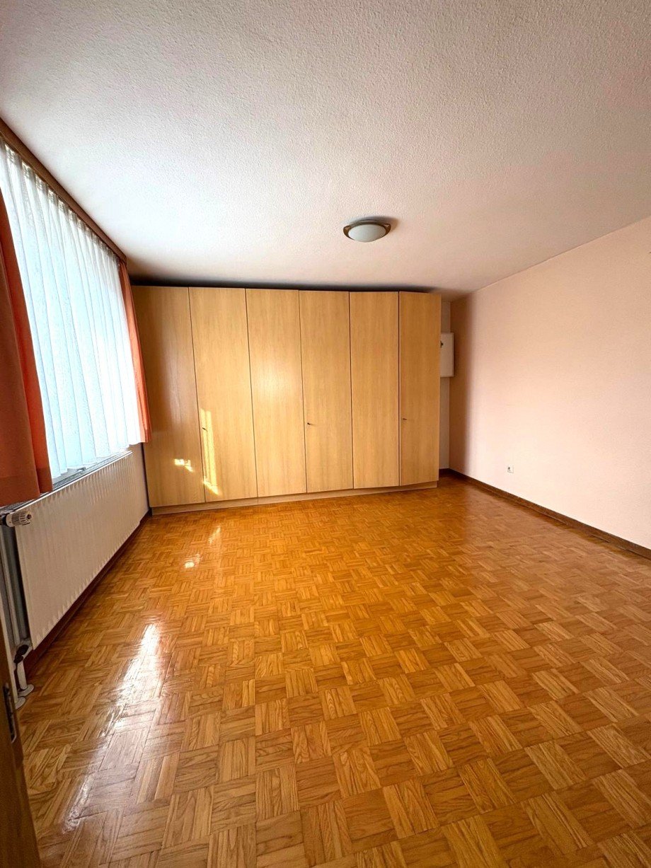 Schlafzimmer mit Parkett Bauernhaus Rudersberg