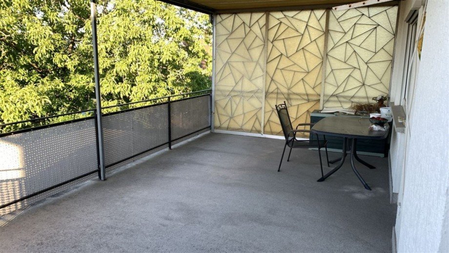 Grosse Terrasse �ber Garage Einfamilienhaus Rudersberg , W�rtt