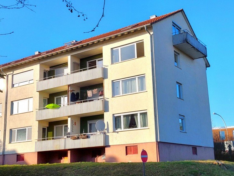 Mehrfam.-Haus Backnang Backnang Haus *-In KV-Vorbereitung-* 7 Fam.-Haus mit ausbauf. Rendite - 3 Whg`s frei!*