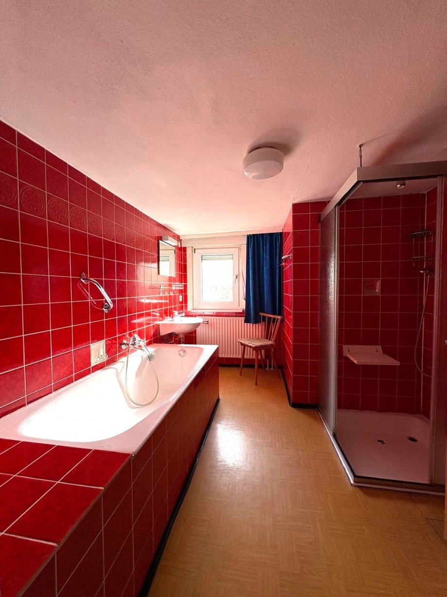 Badezimmer mit Fenster Bauernhaus Rudersberg