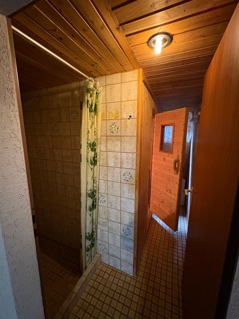 UG-Sauna & Dusche Zweifamilienhaus Rudersberg