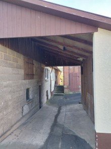 Bauernhaus Unterstellplatz *Gleich einziehen!* Ehem. Bauernhaus, 5 Zi., DG ausbauf�hig! Gew�lbekeller u. ehem. Stall!