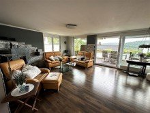 Gro�z�giges Wohnzimmer mit Kamin, toller Aussicht! Schickes Haus in sonniger Wohnlage! Inkl. Einbauk�che, Garage u. Sauna!