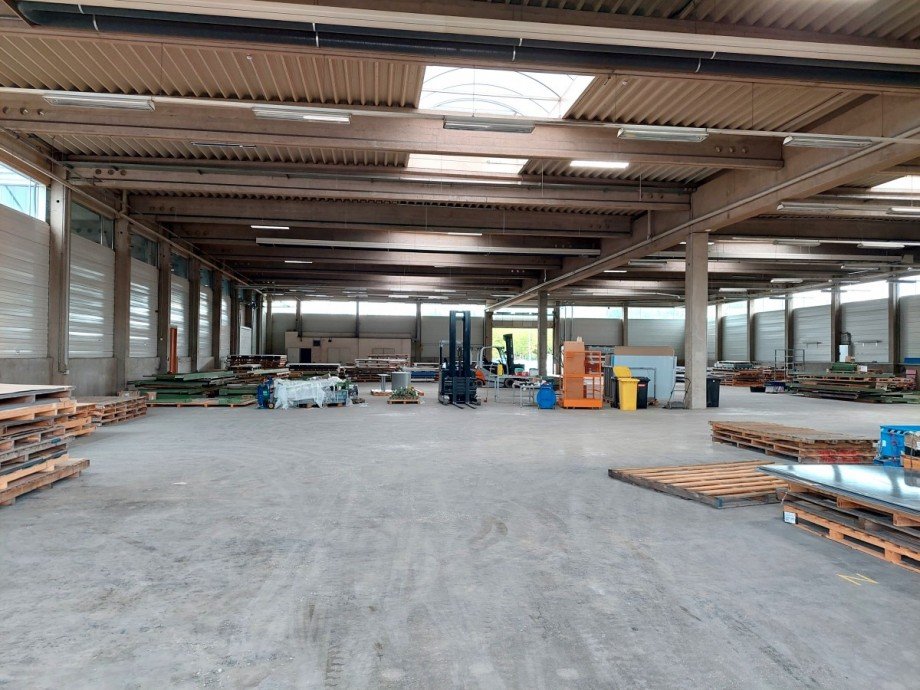 Lager-/ Produktionsfl�chen Halle / Lager / Produktion Schorndorf