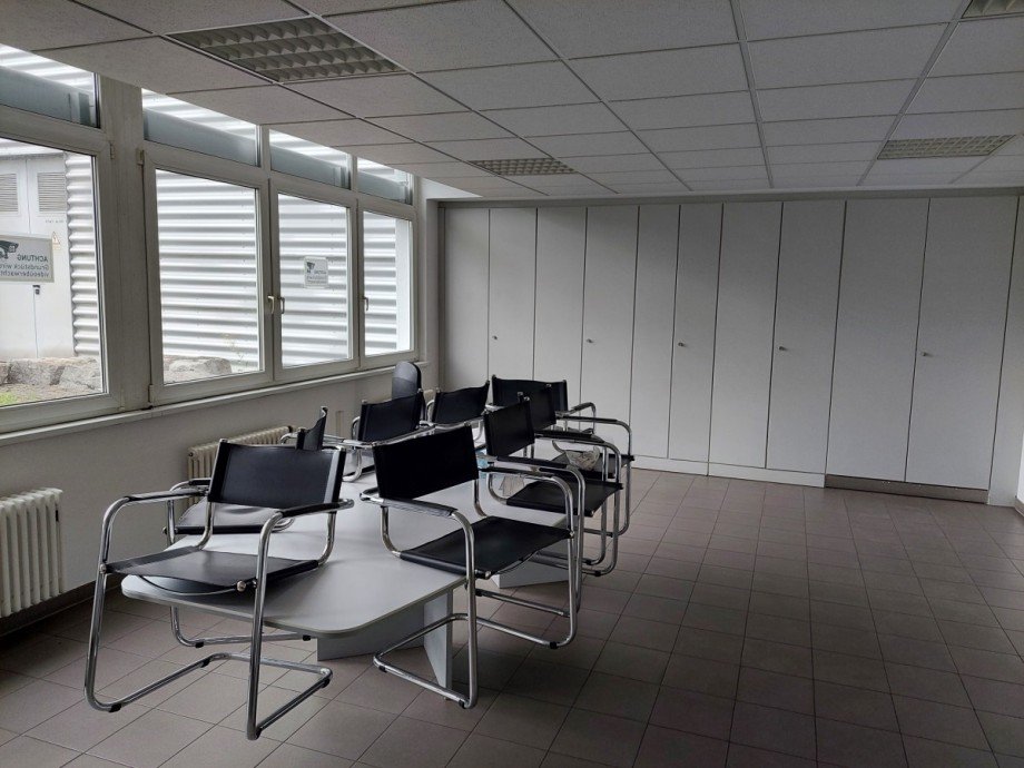 K�che u. Sozialr�ume Halle / Lager / Produktion Schorndorf