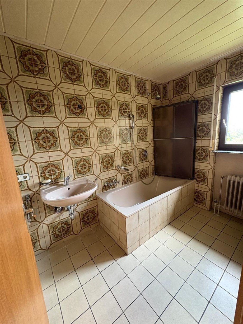 EG-Bad Zweifamilienhaus Rudersberg