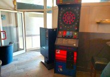 Eingang Cafebar Zwei Sportsbars mit Spielautomaten/Billard u. Imbi�