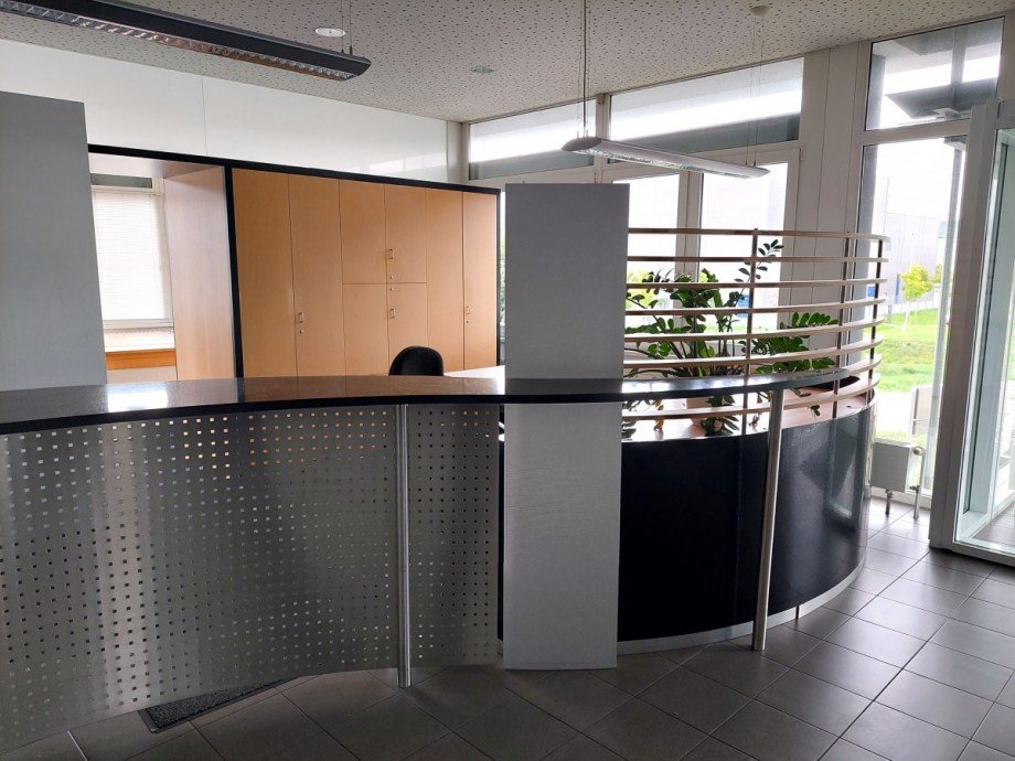 B�ro- u. Lagerfl�chen Halle / Lager / Produktion Schorndorf