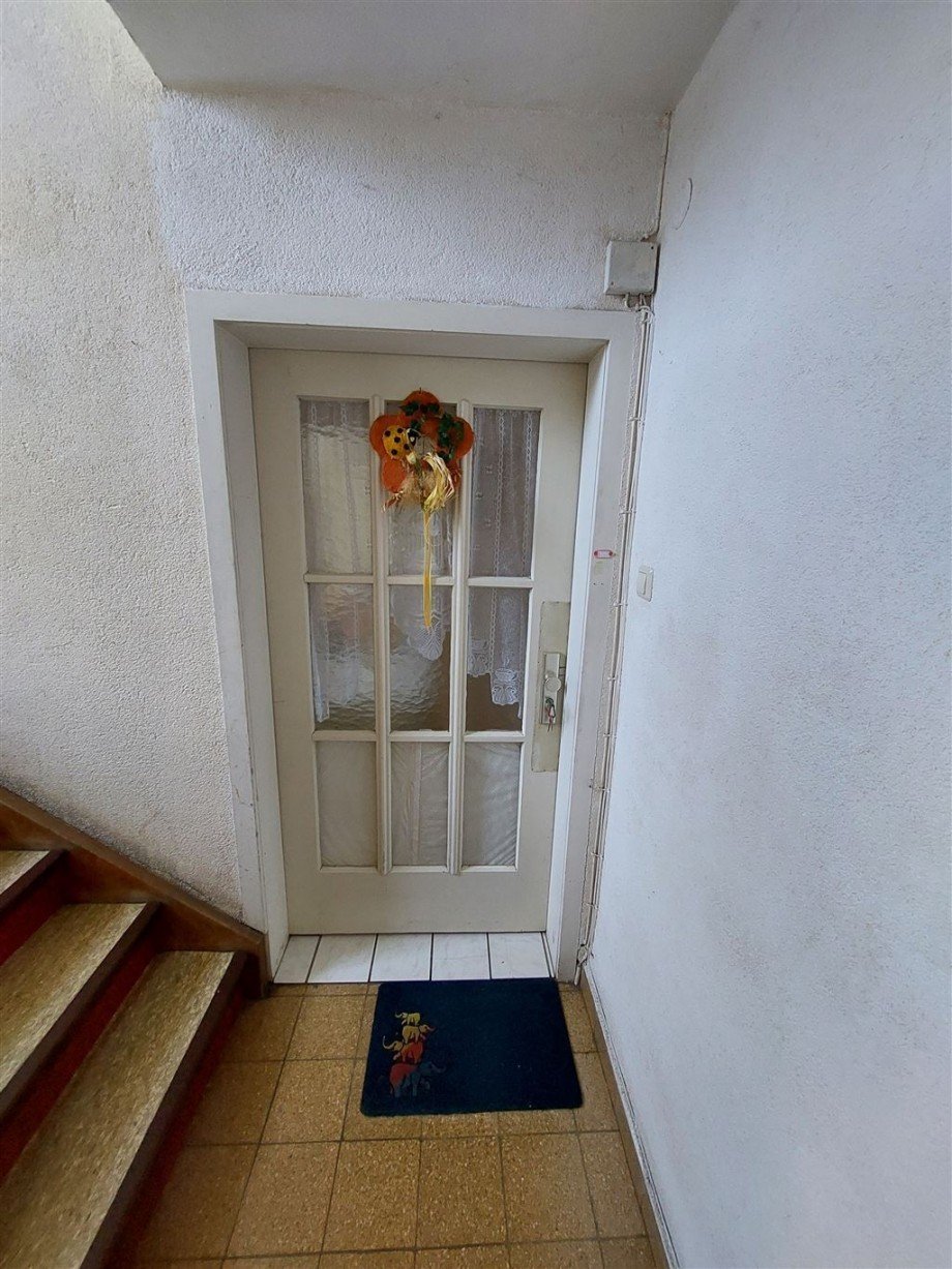 Treppenhaus und Wohnungseingang Mehrfamilienhaus Lorch , W�rtt