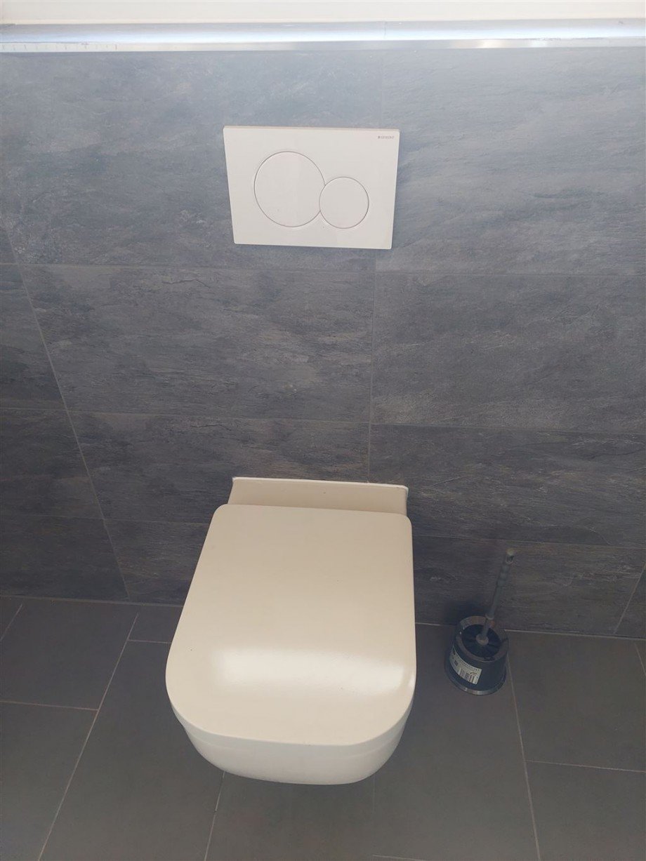 Wandh�ngendes WC Einfamilienhaus Rudersberg , W�rtt