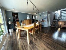 Reizvolle Splitt-Level-Bauweise! Schickes Haus in sonniger Wohnlage! Inkl. Einbauk�che, Garage u. Sauna!