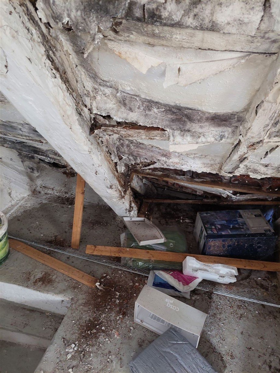 Dach teilweise eingebrochen Grundst�ck Schorndorf