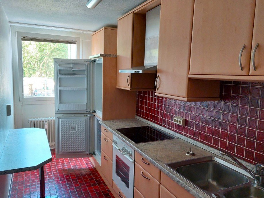 Einbauk�che mit K�hl-/Gefrierschrank Wohnung Schorndorf